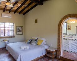 Victoria Suites