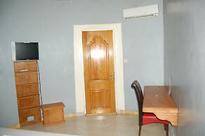 Melia's Hotel