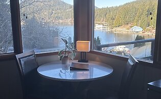 Sunshine Coast Resort Hotel & Marina