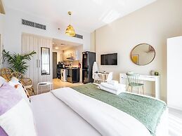 Charming Studio Escape With City View