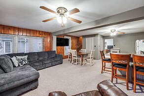 Clear Lake Vacation Rental: Walk to City Beach!