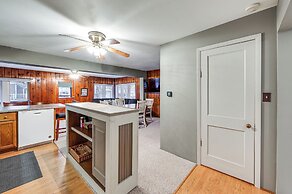 Clear Lake Vacation Rental: Walk to City Beach!