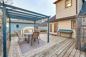 Clear Lake Vacation Rental: Walk to City Beach!