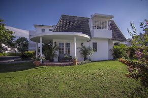 Alamanda Cottage at Serenity