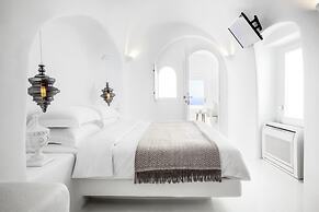 Immaculate 5-bed With Pool - Villa Eros Sea