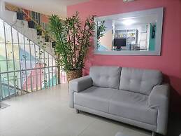 Kromatic Hostel