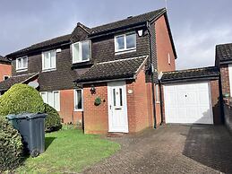 House - Sleeps 7 - Garden - Parking