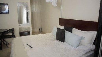 Commonlens Hotel