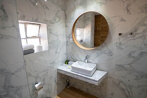 Avres Apartments
