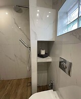 Avres Apartments