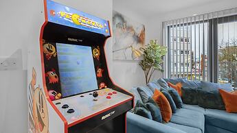 2 Bed Apt Sleeps 7 - Arcade Machine, Wifi, Central