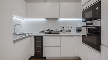 2 Bed Apt Sleeps 7 - Arcade Machine, Wifi, Central