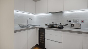 2 Bed Apt Sleeps 7 - Arcade Machine, Wifi, Central