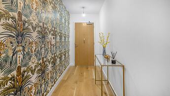 2 Bed Apt Sleeps 7 - Arcade Machine, Wifi, Central