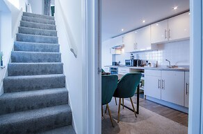 Oasis - 2 Bed Apartment - Ocean Breeze
