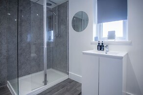 Oasis - 2 Bed Apartment - Ocean Breeze