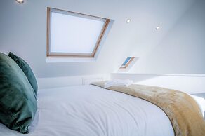 Oasis - 2 Bed Apartment - Ocean Breeze