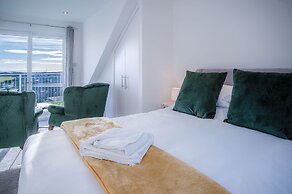 Oasis - 2 Bed Apartment - Ocean Breeze