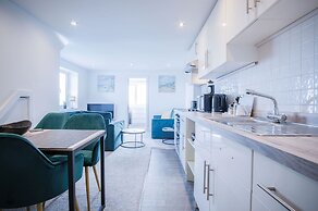 Oasis - 2 Bed Apartment - Ocean Breeze