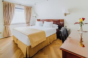 Orly Suites