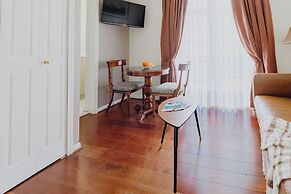Orly Suites