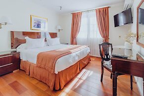 Orly Suites