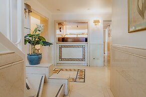 Orly Suites