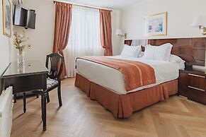 Orly Suites