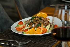 ROCA Restaurant & Hotel