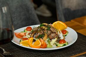 ROCA Restaurant & Hotel