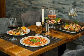 ROCA Restaurant & Hotel
