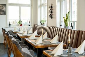 ROCA Restaurant & Hotel