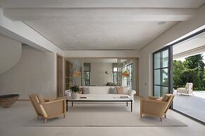 Villa Escondida by Lumina