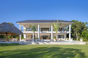Villa Escondida by Lumina