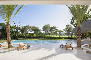 Villa Escondida by Lumina