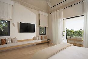 Villa Escondida by Lumina