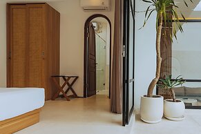 Yahvi Villa by Betterplace