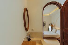 Yahvi Villa by Betterplace