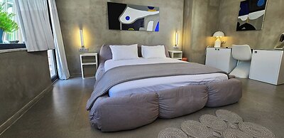 99 Adrianou Luxury Urban Stay