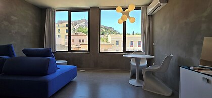 99 Adrianou Luxury Urban Stay