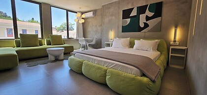 99 Adrianou Luxury Urban Stay