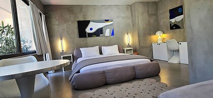 99 Adrianou Luxury Urban Stay