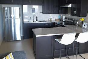 Seaview Paradise - Sleeps 3 - Pool - Parking