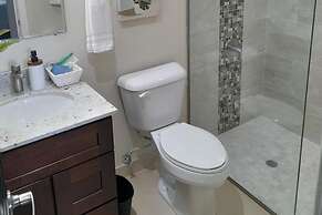 Seaview Paradise - Sleeps 3 - Pool - Parking