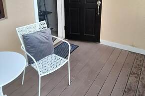 Seaview Paradise - Sleeps 3 - Pool - Parking