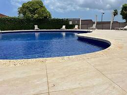 Seaview Paradise - Sleeps 3 - Pool - Parking