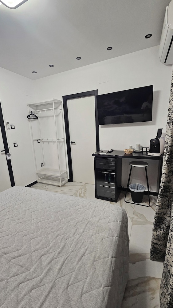 HOSTAL LUXURY NIT I DIA