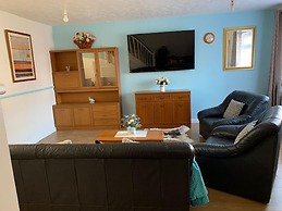 Beautiful 4-bed House in Erith