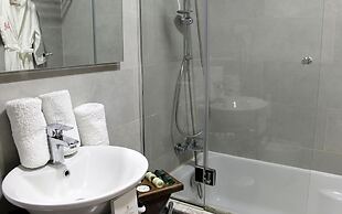 LB Suites Hotel