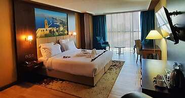 LB Suites Hotel
